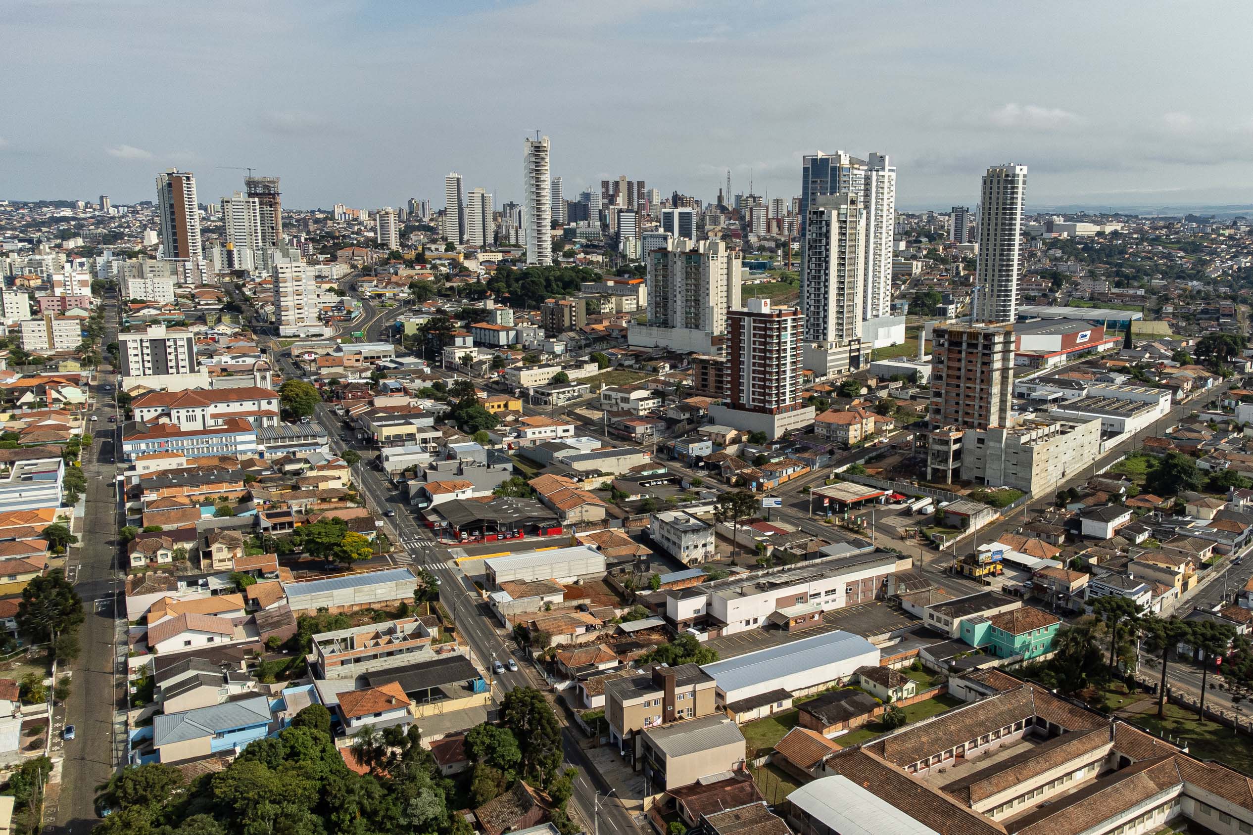 Paraná renova recorde e tempo médio de abertura de empresas cai para menos de 10 horas