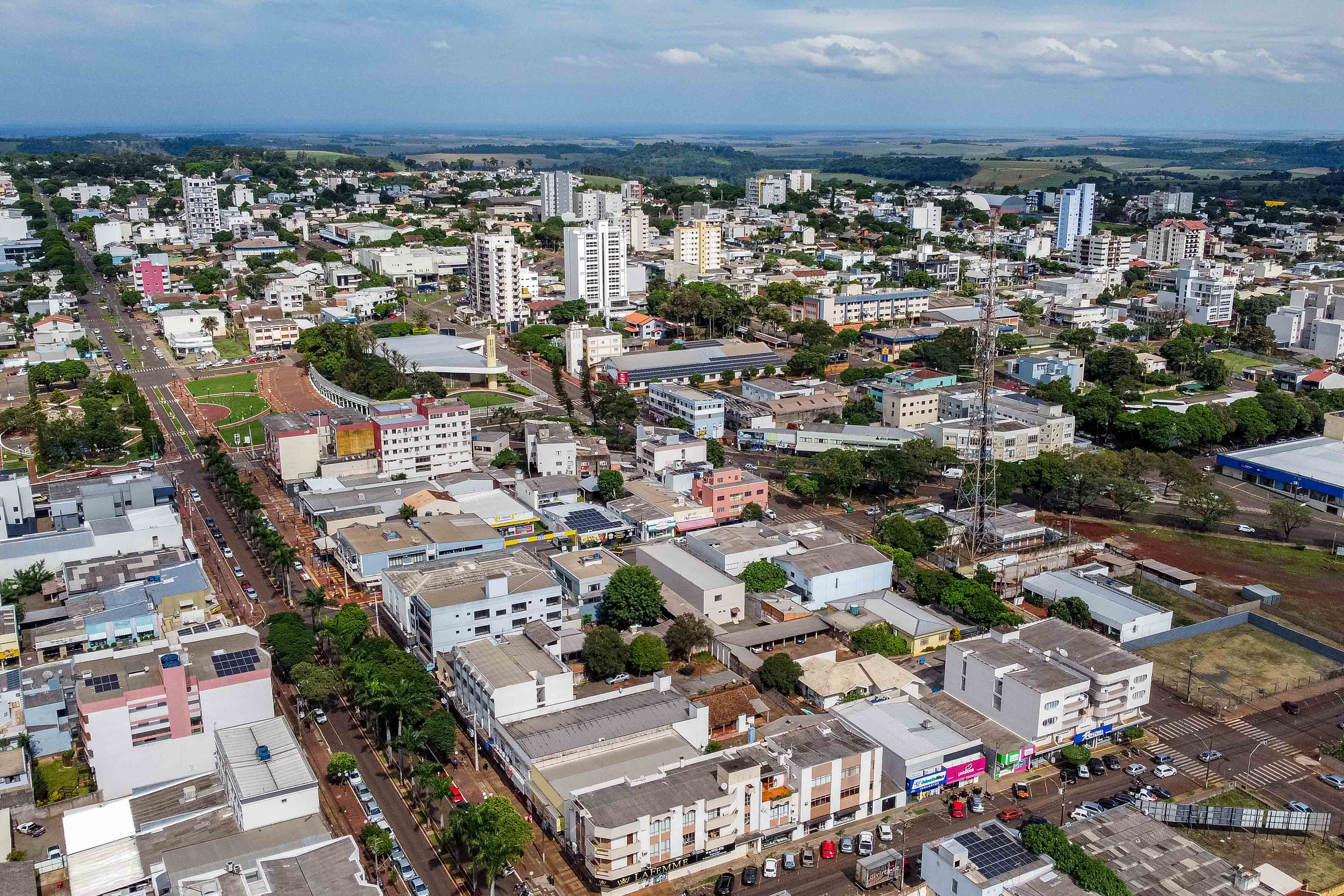No pódio da agilidade, Paraná reduz em 1h35 o tempo médio de abertura de empresas