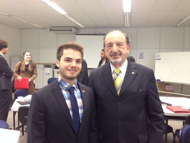 Samuel Duchesne, coordenador da missão empresarial da província de Quebec e Ardisson Akel, presidente da Junta Comercial do Paraná.