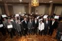 Governador Beto Richa participa da formatura de Agentes de Crédito da Fomento Paraná. Participaram do evento: presidente da Fomento Paraná, Juraci Barbosa Sobrinho, os secretários do Trabalho, Emprego e Economia Solidária, Luiz Claudio Romanelli e da Fazenda Luiz Carlos Hauly, e os deputados Douglas Fabrício e Fernando Scanavaca. 