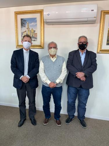 Presidente da Jucepar, Marcos Rigoni, Presidente da Fetranspar, Cel. Sérgio Malucelli, Vice Presidente da Jucepar, Sebastião Motta