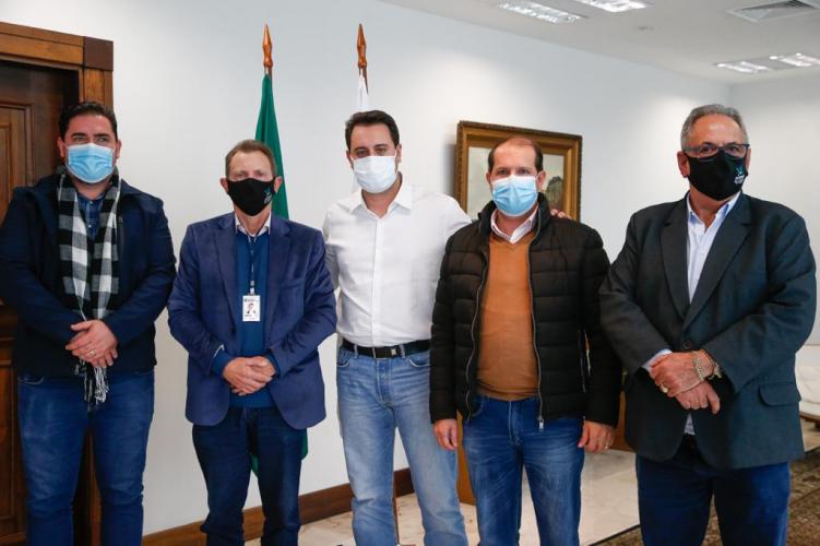 PRESIDÊNCIA DA JUCEPAR VISITA GOVERNADOR DO PARANÁ