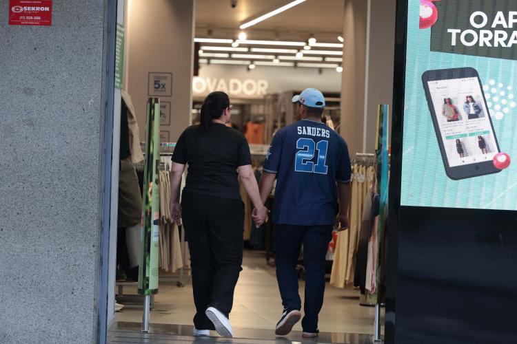 Paraná fecha outubro com tempo de apenas 8 horas para abertura de empresas