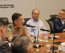 Reunião no Gabinete de Gestão e Informação (GGI) sobre o programa Descomplica Paraná.