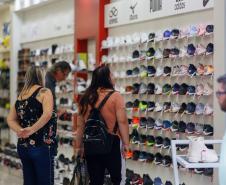Pelo 9º mês consecutivo, tempo de abertura de empresa no Paraná fica abaixo de 10h