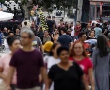 Pelo 9º mês consecutivo, tempo de abertura de empresa no Paraná fica abaixo de 10h