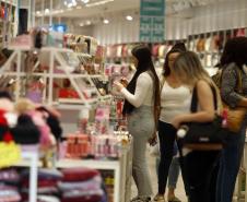 Pelo 9º mês consecutivo, tempo de abertura de empresa no Paraná fica abaixo de 10h