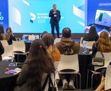 Gestores conhecem atualizações que estão modernizando a abertura de empresas no Paraná