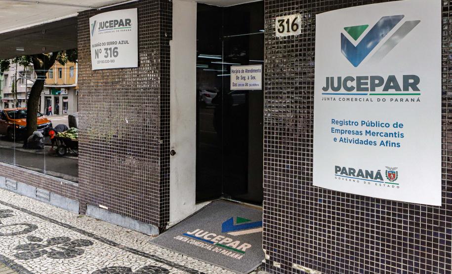 Junta Comercial do Paraná chega aos 131 anos como uma das mais rápidas do País para as empresas.