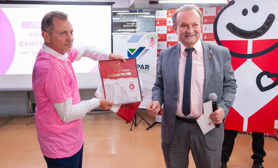 Servidores da Jucepar participam de palestra sobre prevenção do câncer de mama