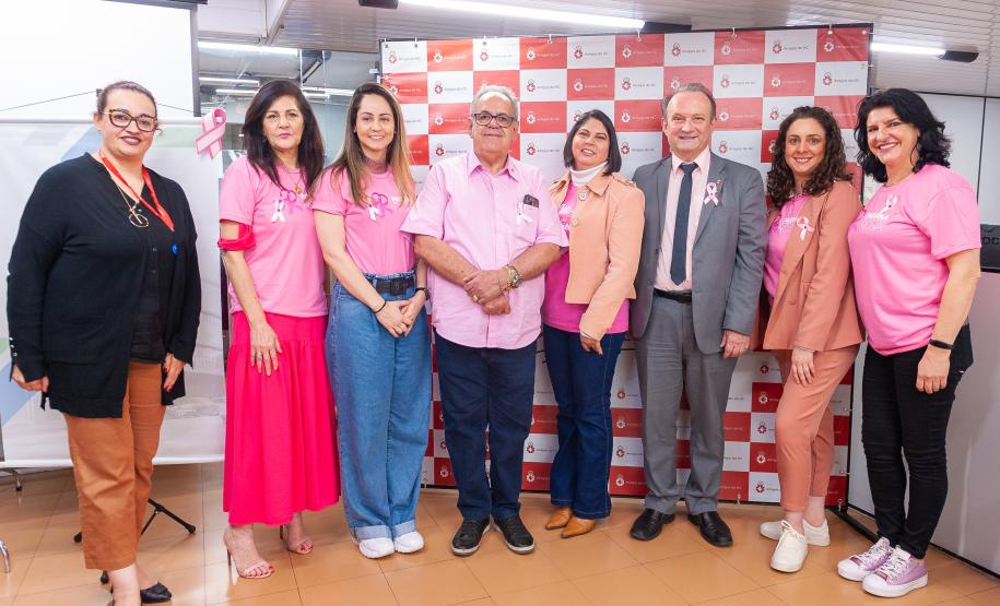 Servidores da Jucepar participam de palestra sobre prevenção do câncer de mama