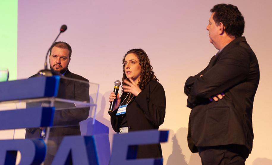 Estado e Sebrae-PR orientam prefeituras da RMC e Litoral sobre o Decreto do Baixo Risco. Na foto, Fernanda Will.