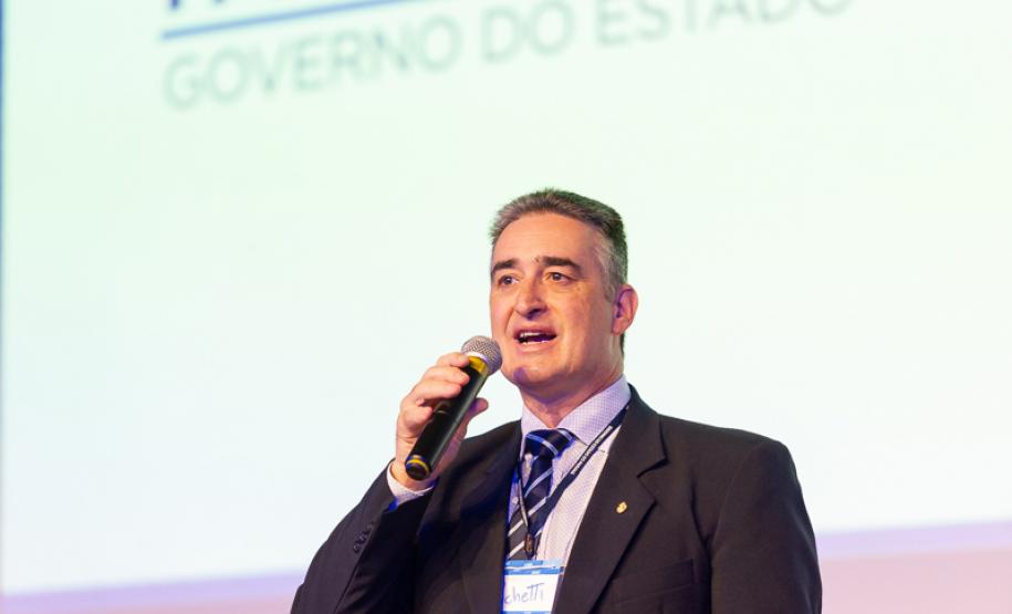 Estado e Sebrae-PR orientam prefeituras da RMC e Litoral sobre o Decreto do Baixo Risco. Na foto, Jean Puchetti.