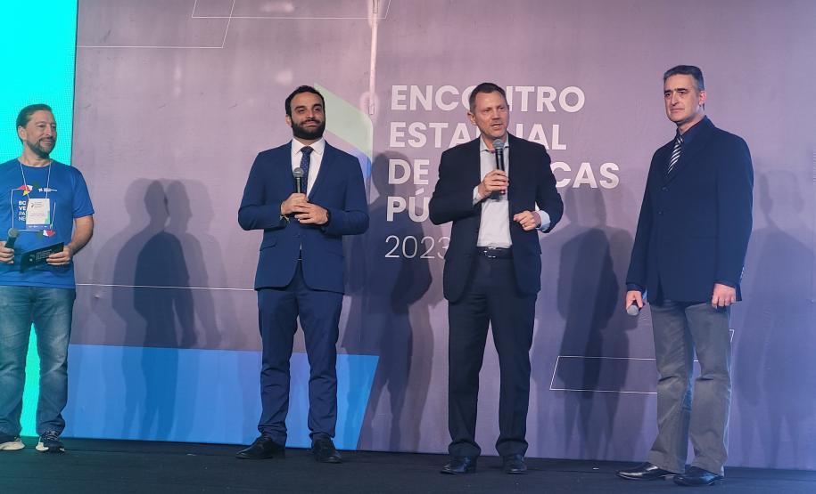 Descomplica Paraná é divulgado para 300 pessoas em evento realizado em Foz do Iguaçu