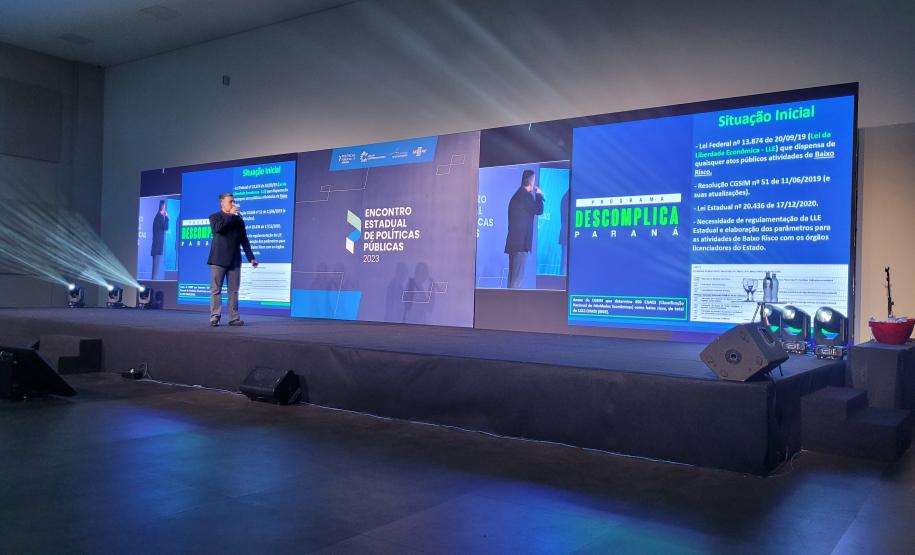 Descomplica Paraná é divulgado para 300 pessoas em evento realizado em Foz do Iguaçu