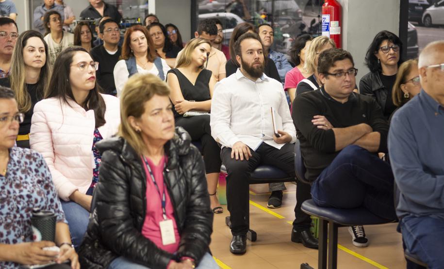 Jucepar difunde informação sobre governança pública na sede do órgão em Curitiba