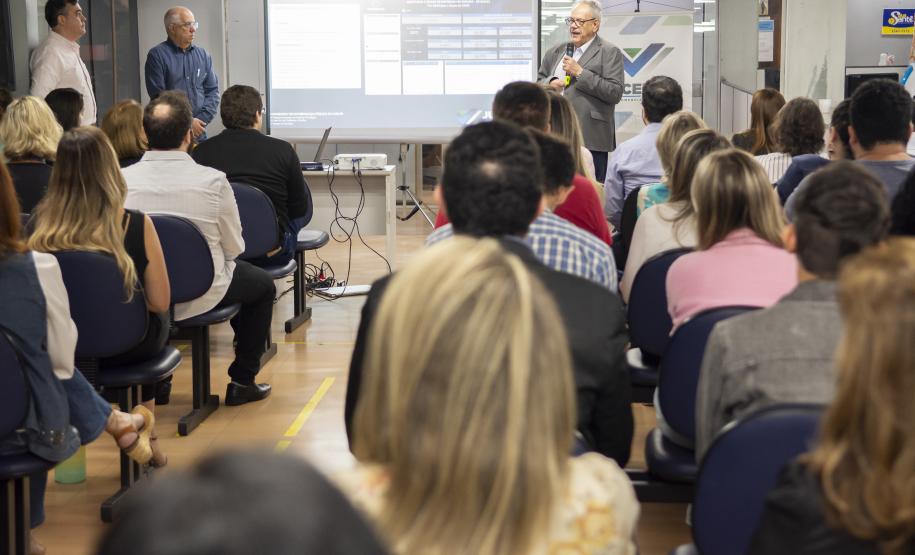 Jucepar difunde informação sobre governança pública na sede do órgão em Curitiba