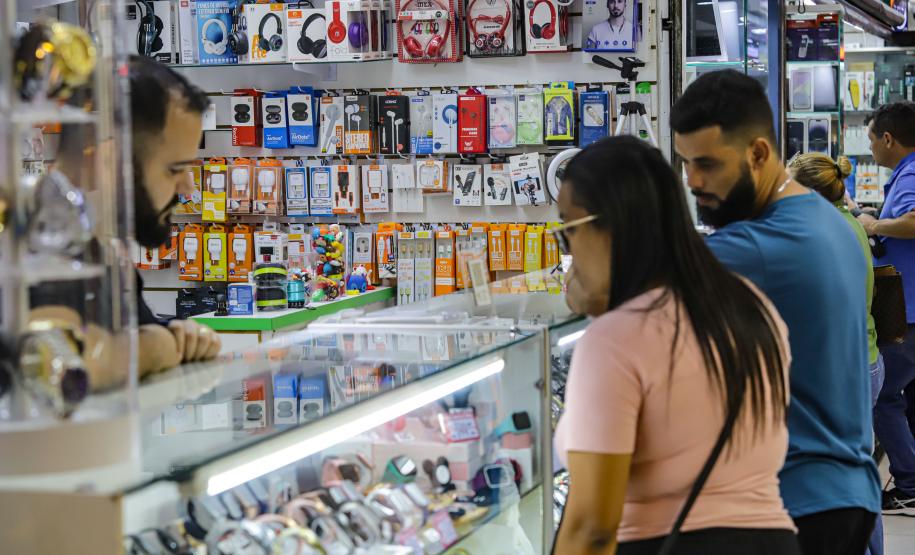 Média recorde: 23 mil empresas foram abertas por mês no Paraná em 2023