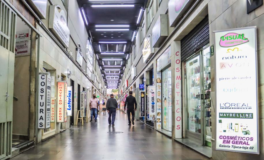 Média recorde: 23 mil empresas foram abertas por mês no Paraná em 2023