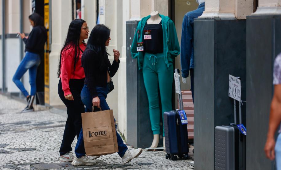 17% das empresas abertas no Paraná em 2024 estão dentro do Decreto do Baixo Risco