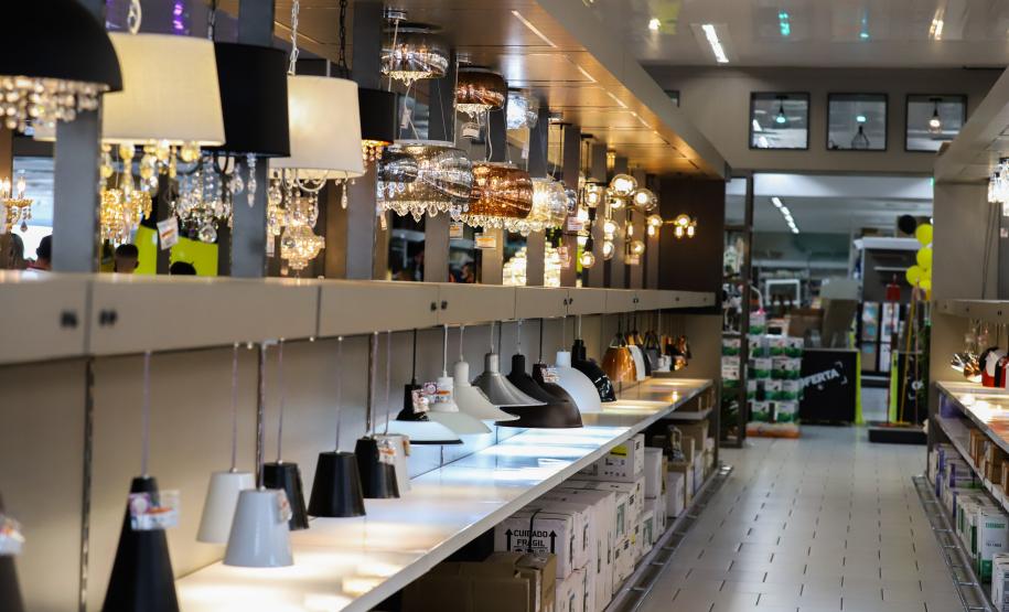 Pelo 9º mês consecutivo, tempo de abertura de empresa no Paraná fica abaixo de 10h