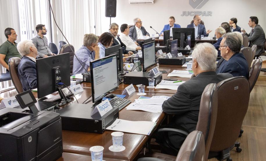 Jucepar aprova descarte de mais de 20 milhões de documentos físicos