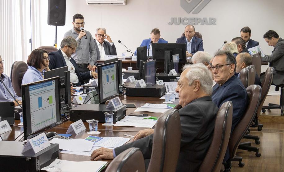 Jucepar aprova descarte de mais de 20 milhões de documentos físicos