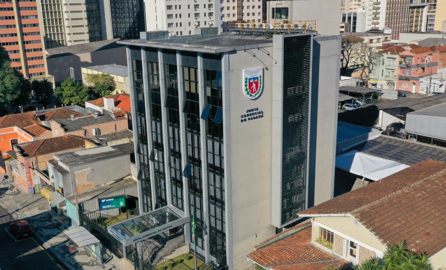 No pódio da agilidade, Paraná reduz em 1h35 o tempo médio de abertura de empresas