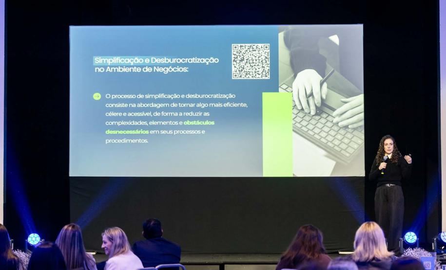 Gestores conhecem atualizações que estão modernizando a abertura de empresas no Paraná