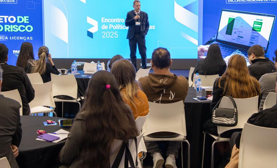 Gestores conhecem atualizações que estão modernizando a abertura de empresas no Paraná