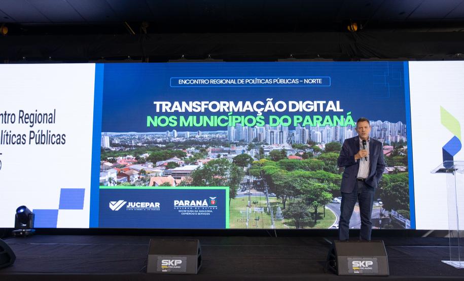Gestores conhecem atualizações que estão modernizando a abertura de empresas no Paraná