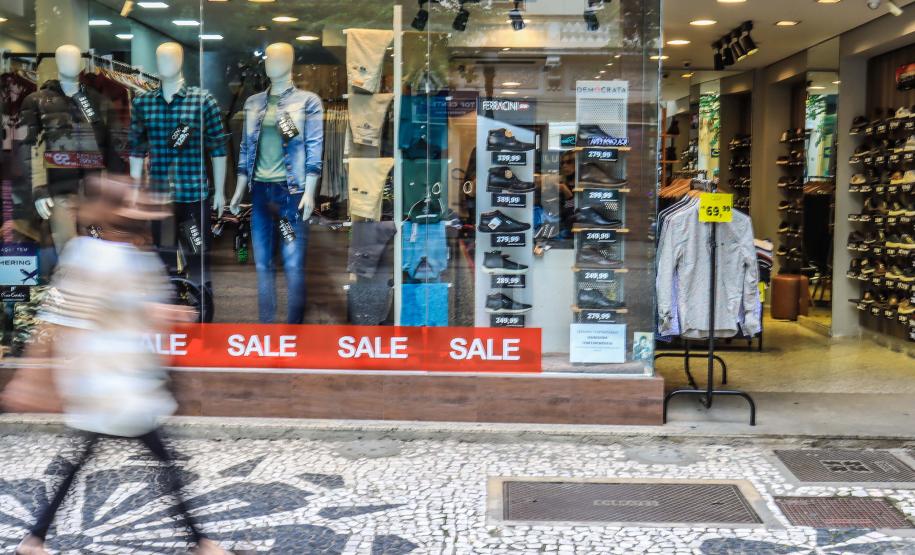 Paraná alcança menor tempo de abertura de empresas da história em julho: 7 horas