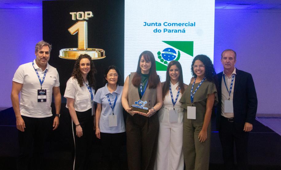 Em Recife, Jucepar participa de workshop sobre evolução do registro empresarial e conquista prêmio