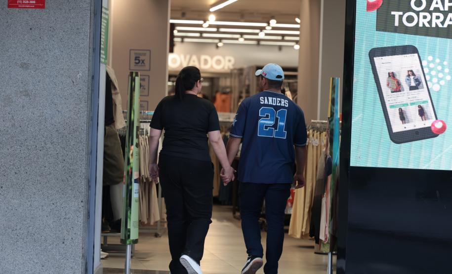 Paraná moderniza protocolos e tempo de abertura de empresas chega a 7 horas em setembro