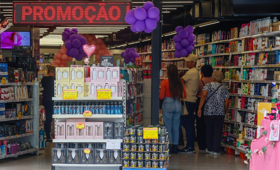 Paraná moderniza protocolos e tempo de abertura de empresas chega a 7 horas em setembro