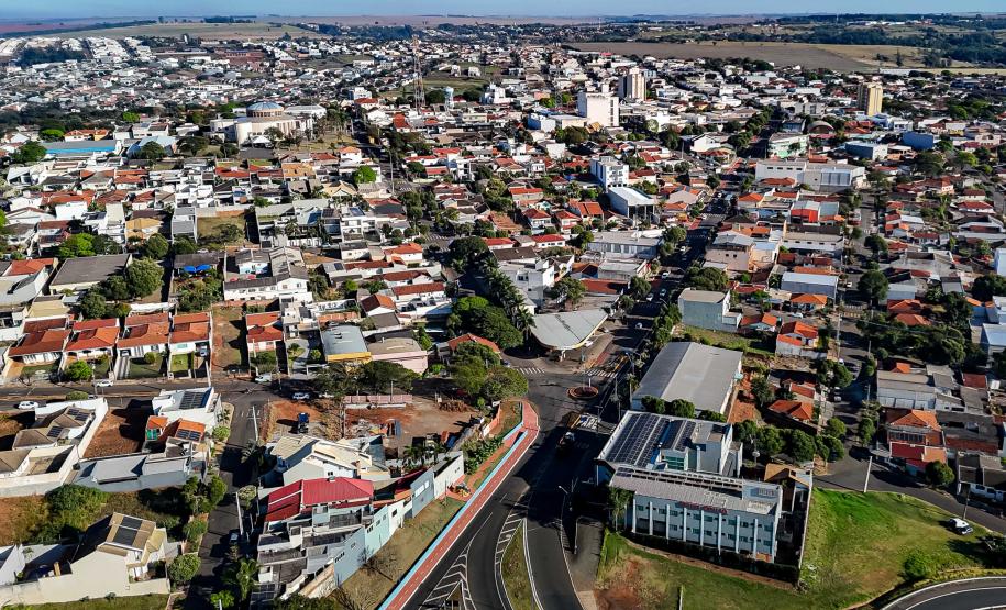 De 210 horas para 8 horas: tempo de abertura de empresas fica muito mais rápido no Paraná