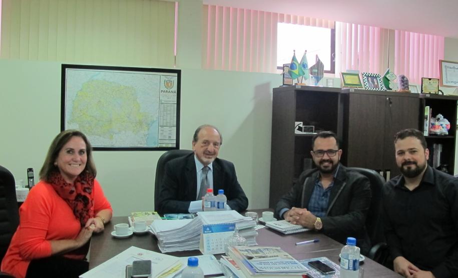 Diretoria da Jucepar reúne-se com relatores de Campo Largo e Paranavaí