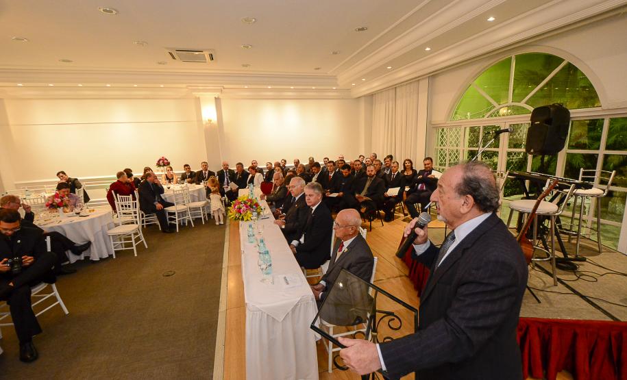 Presidente da Jucepar prestigia posse da nova diretoria da Fecopar