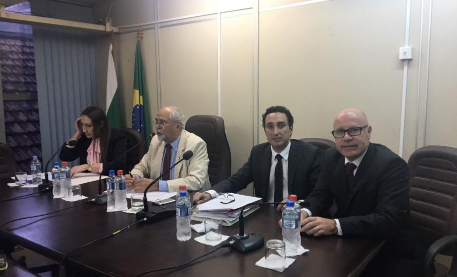 Diretoria da Jucepar reúne-se com a Comissão de Direito Empresarial da OAB-PR