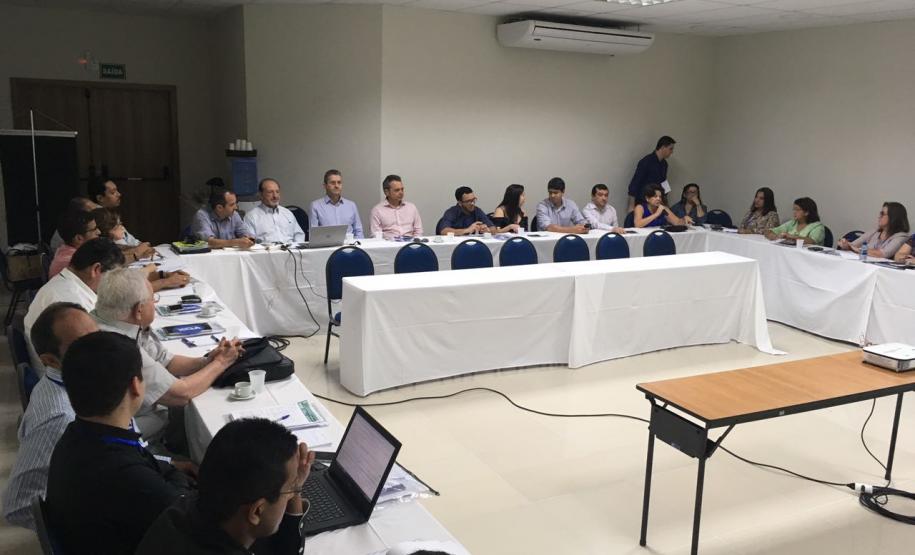 Jucepar estuda aperfeiçoar o sistema Empresa Fácil Paraná