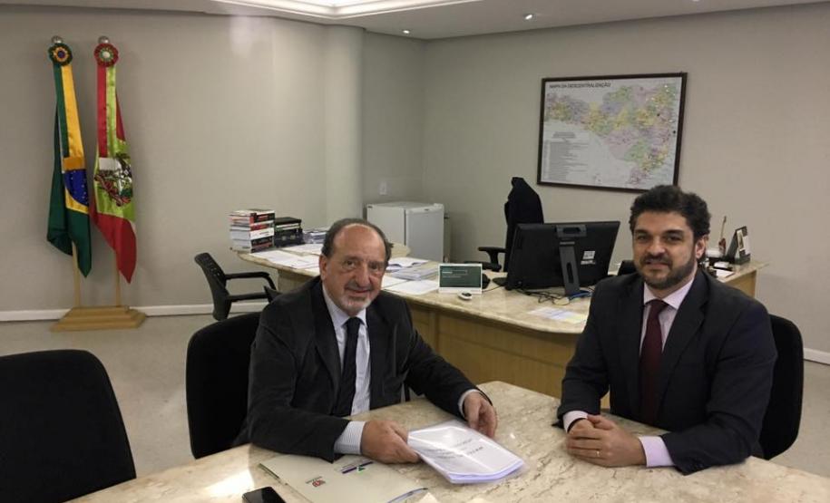 Jucepar participa de reunião na Junta Comercial de Santa Catarina