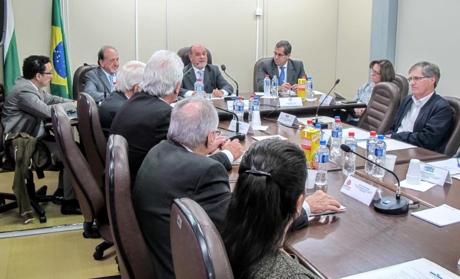 Conselho da Jucepar se reúne em Curitiba Conselho da Jucepar se reúne em Curitiba