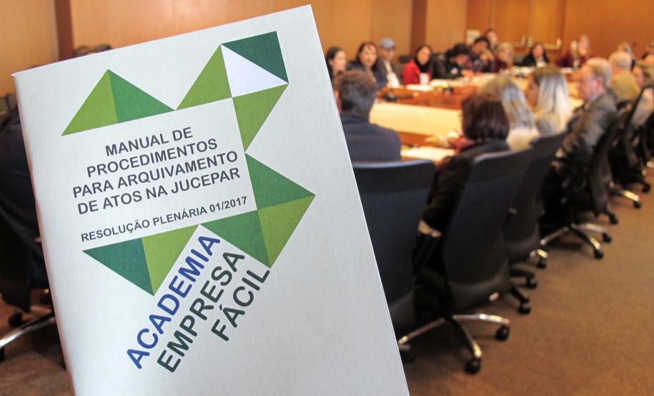 Capacitação da Jucepar mostra como é fácil abrir empresas no Paraná Capacitação da Jucepar mostra como é fácil abrir empresas no Paraná