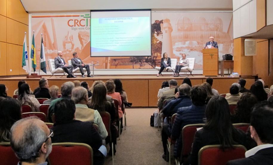 Capacitação da Jucepar mostra como é fácil abrir empresas no Paraná Capacitação da Jucepar mostra como é fácil abrir empresas no Paraná