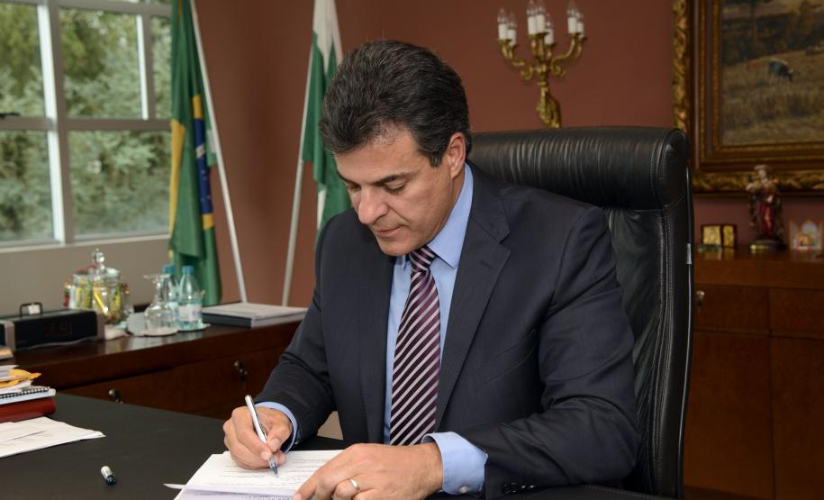 Richa autoriza contratação de novos profissionais da Jucepar