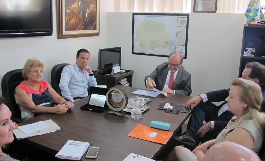 Presidente Akel recebe representantes da Lapa