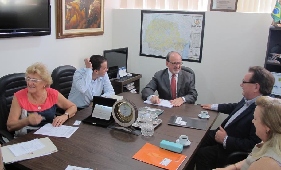 Presidente Akel recebe representantes da Lapa