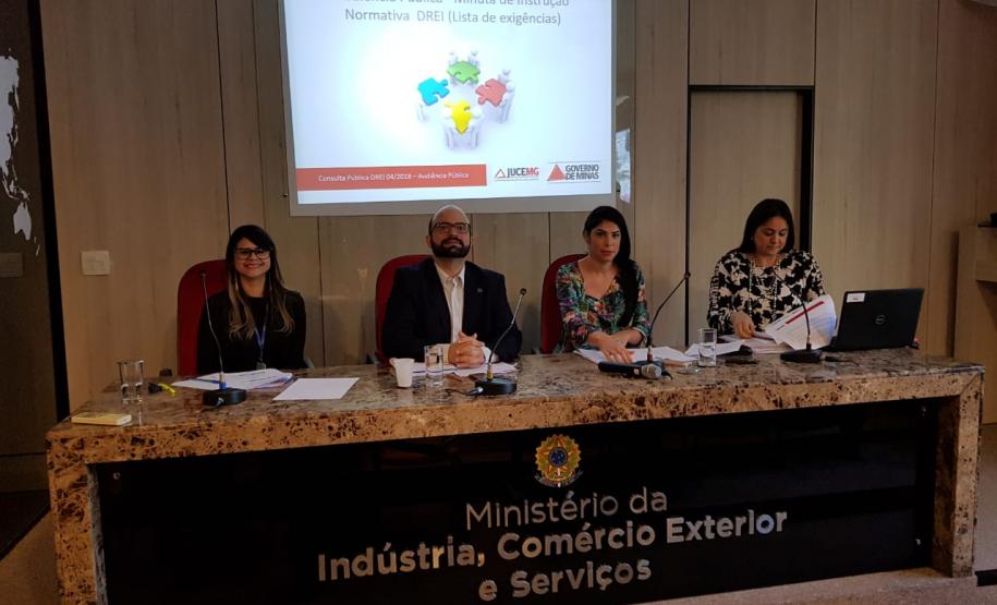 Jucepar participa de audiência pública realizada pelo DREI Jucepar participa de audiência pública realizada pelo DREI