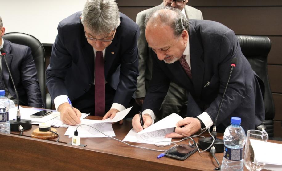 Evento foi marcado pelas homenagens aos advogados e parceiros que auxiliaram a OAB nas causas da advocacia e da sociedade