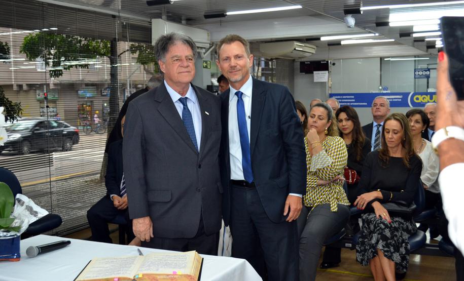 004 Diretoria também assina termo